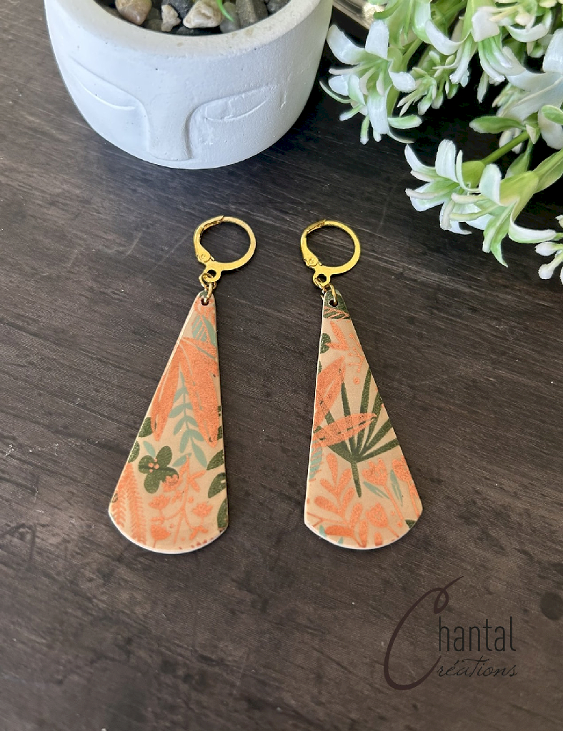 Boucles d'oreilles pendantes Valou marron, argile polymère, laiton plaqué or