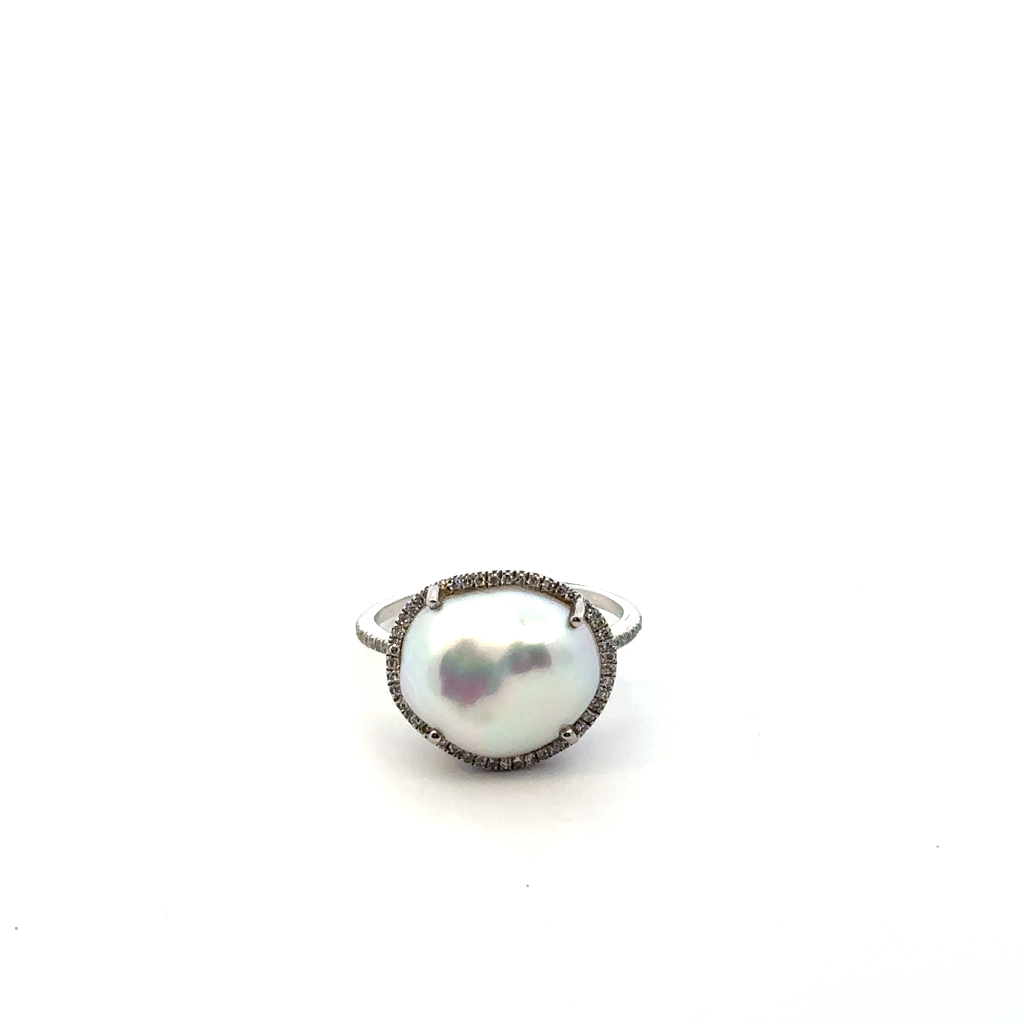 White Gold Ring with Pearl and 16 Pts Diamonds