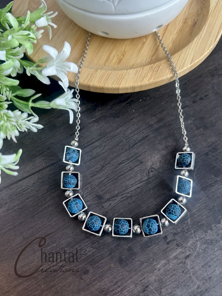 Caroline crackled blue necklace, stainless steel, crackled blue agates