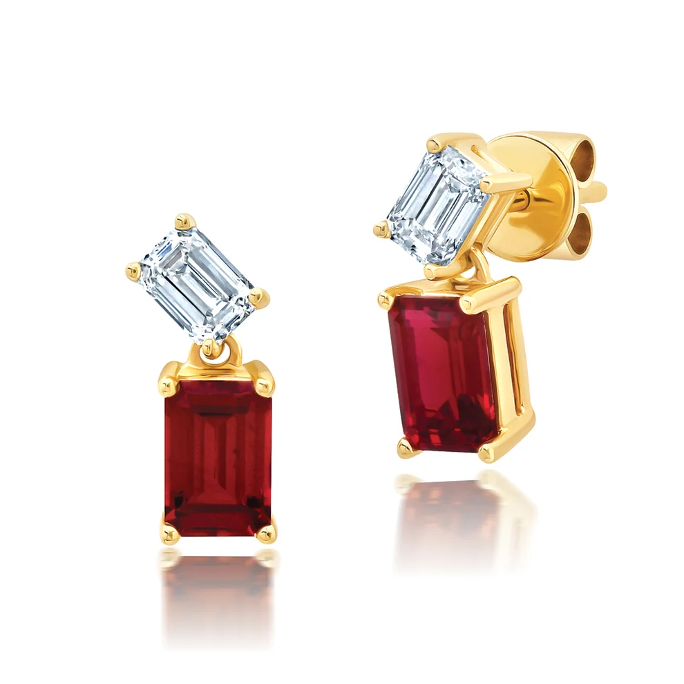 Boucles d'oreilles pendantes or jaune 14 carats, 152 points de rubis de laboratoire total, 52 points de diamant de laboratoire total