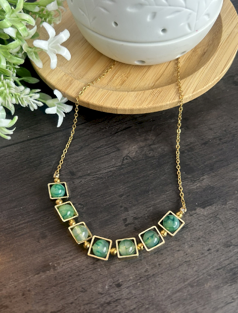 Caroline dragon necklace, stainless steel, green dragon agates