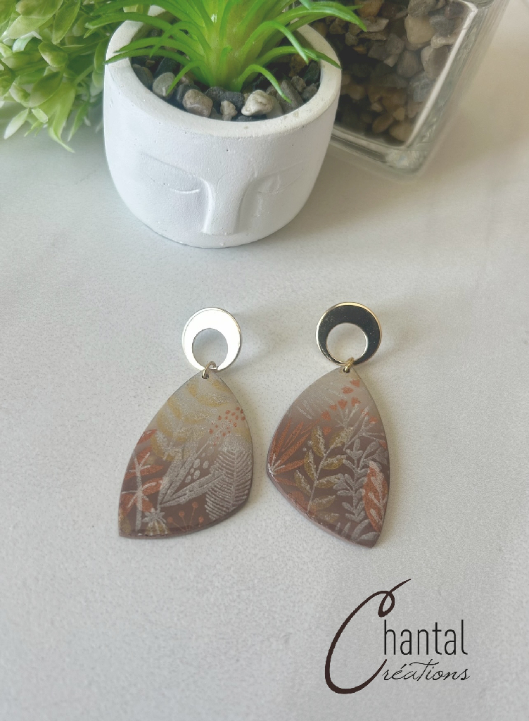 Boucles d'oreilles pendantes Twiggy dorés, laiton plaqué or 18 carats, perles d'eau douce blanches, acier inoxydable
