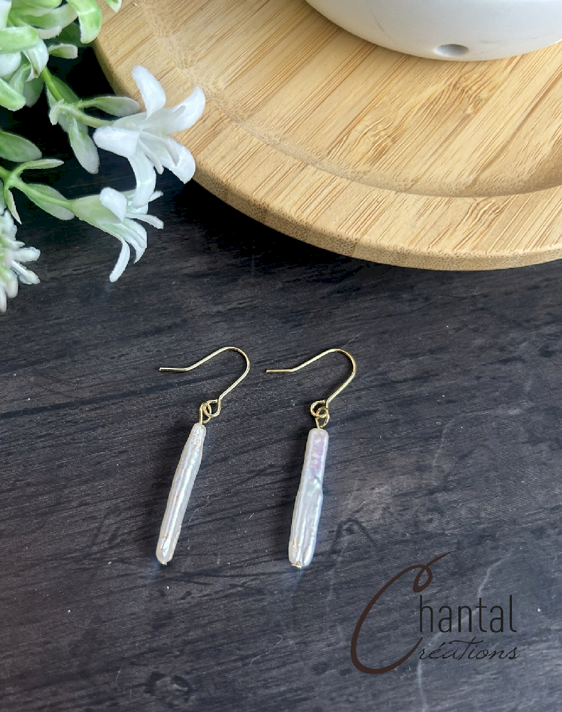 Boucles d'oreilles pendantes Inaya dorée, acier inoxydable doré, perles d'eau douce